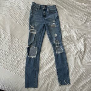 Abercrombie & Fitch Distressed Skinny Jeans